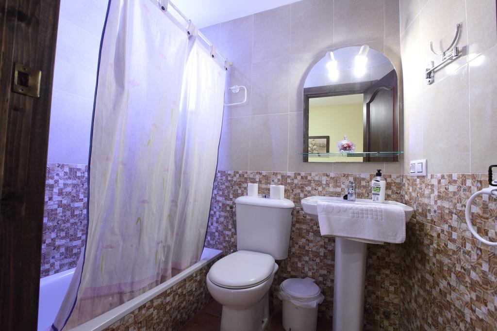 Hostal Rocio Sanlúcar la Mayor Exterior foto