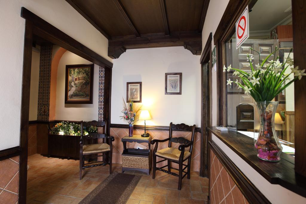 Hostal Rocio Sanlúcar la Mayor Exterior foto