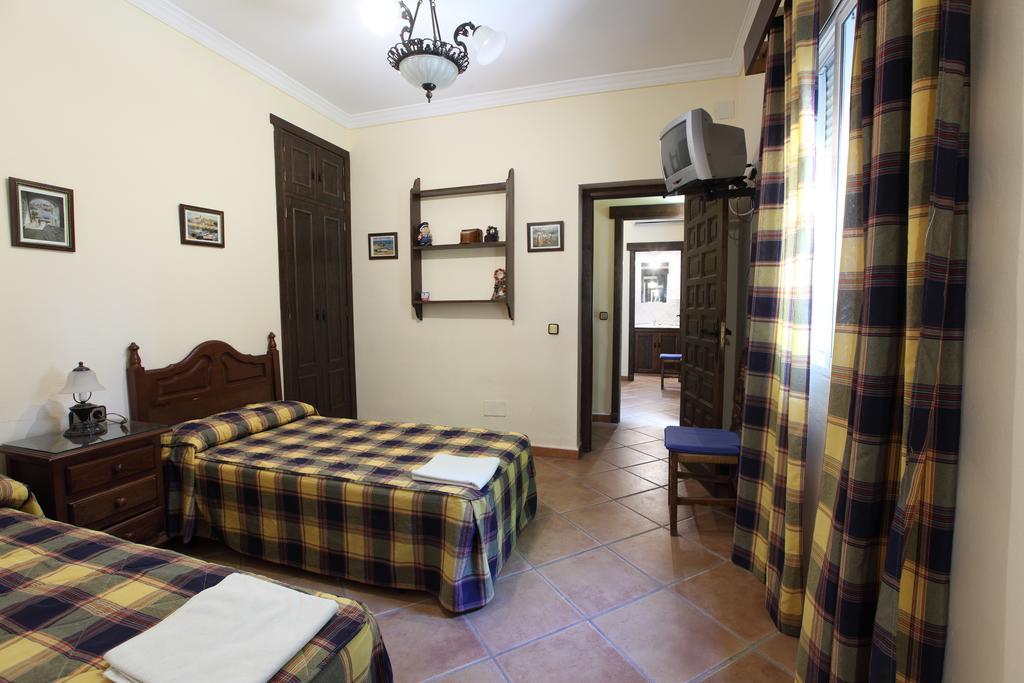 Hostal Rocio Sanlúcar la Mayor Exterior foto