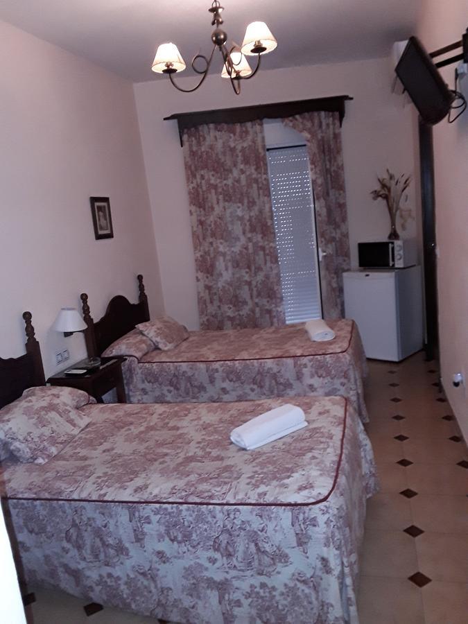 Hostal Rocio Sanlúcar la Mayor Exterior foto