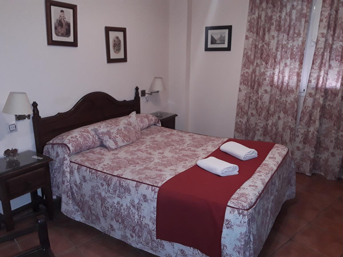 Hostal Rocio Sanlúcar la Mayor Exterior foto